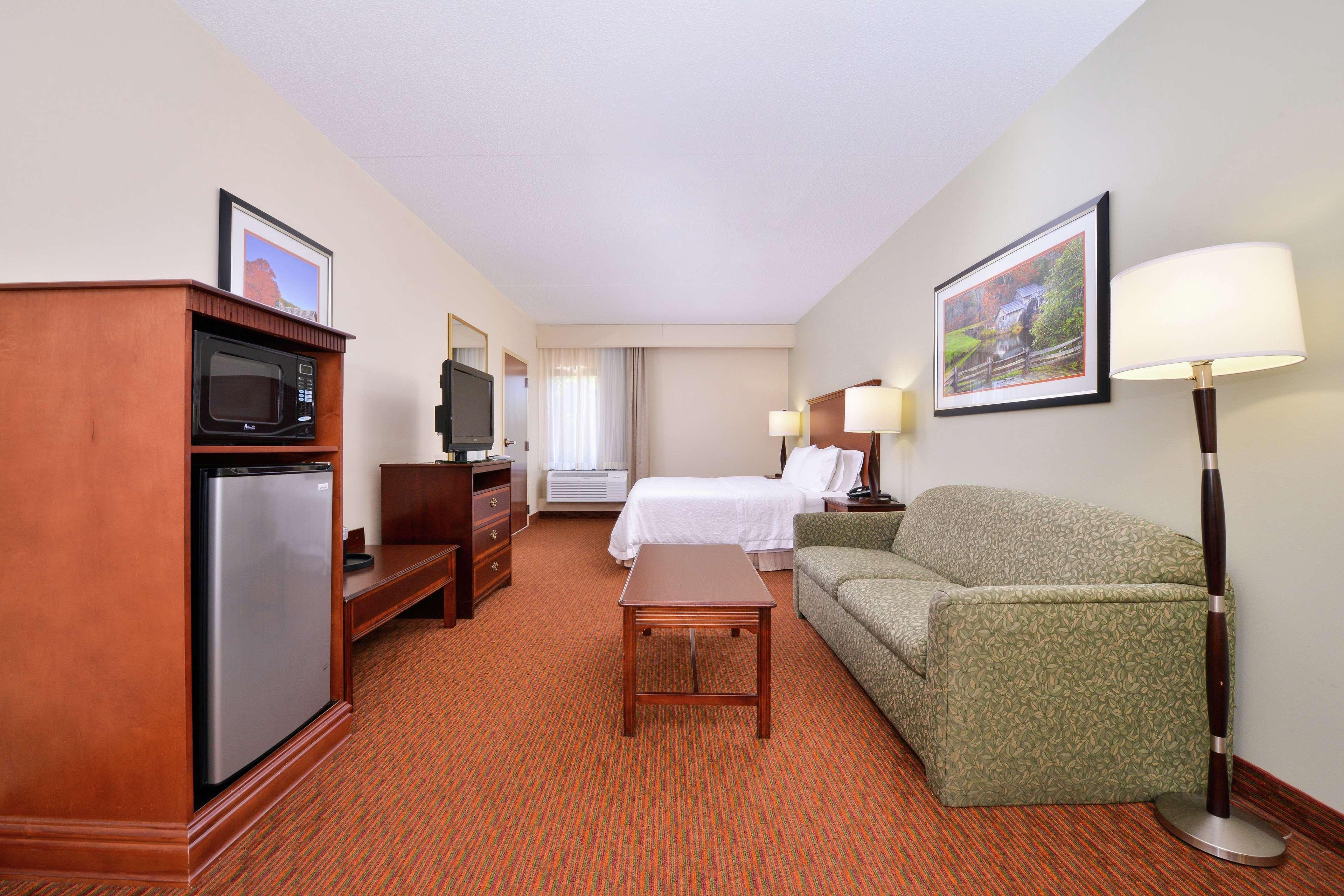 Fishersville Hampton Inn Waynesboro/Stuarts Draft מראה חיצוני תמונה