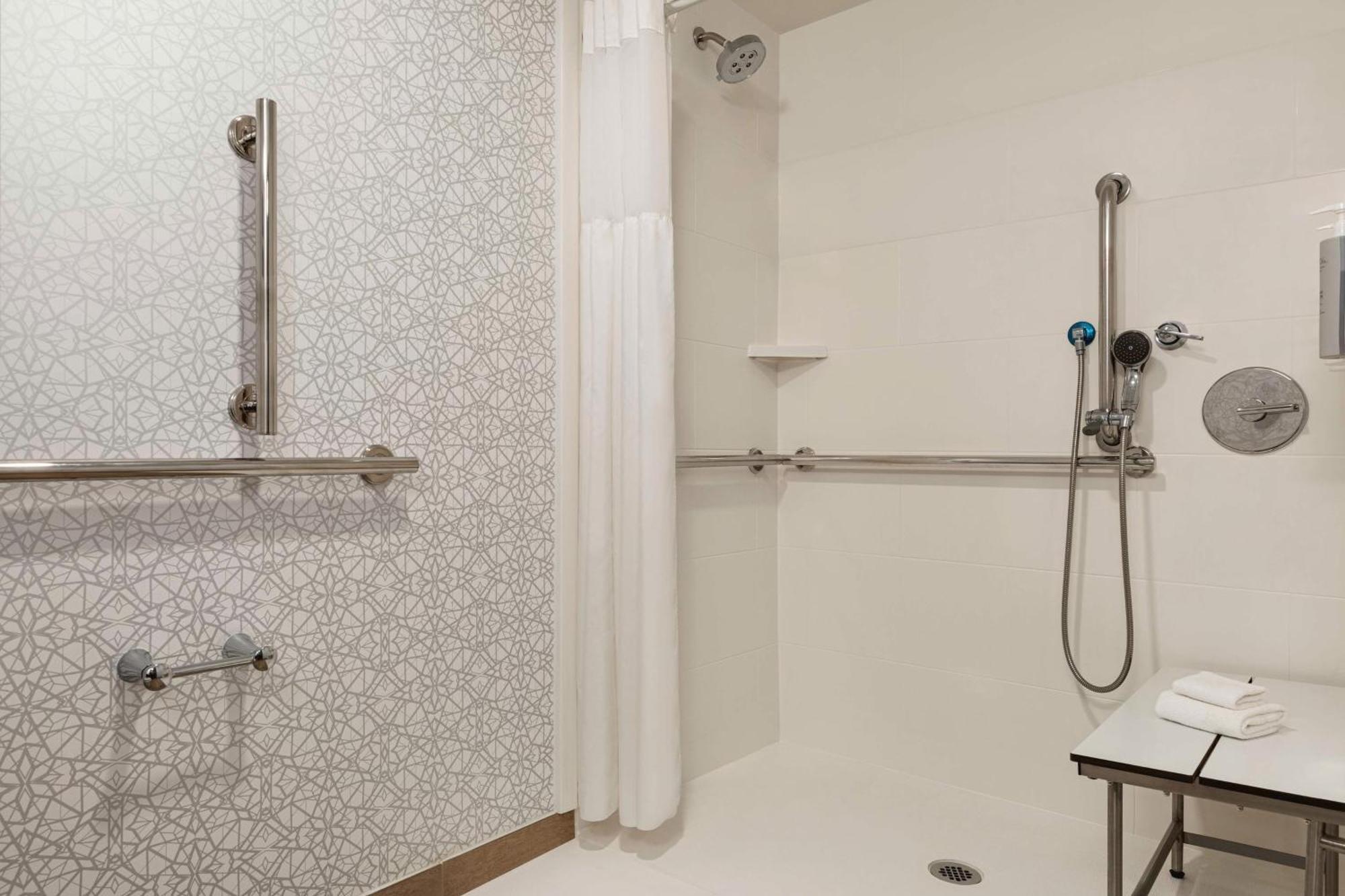 Fishersville Hampton Inn Waynesboro/Stuarts Draft מראה חיצוני תמונה